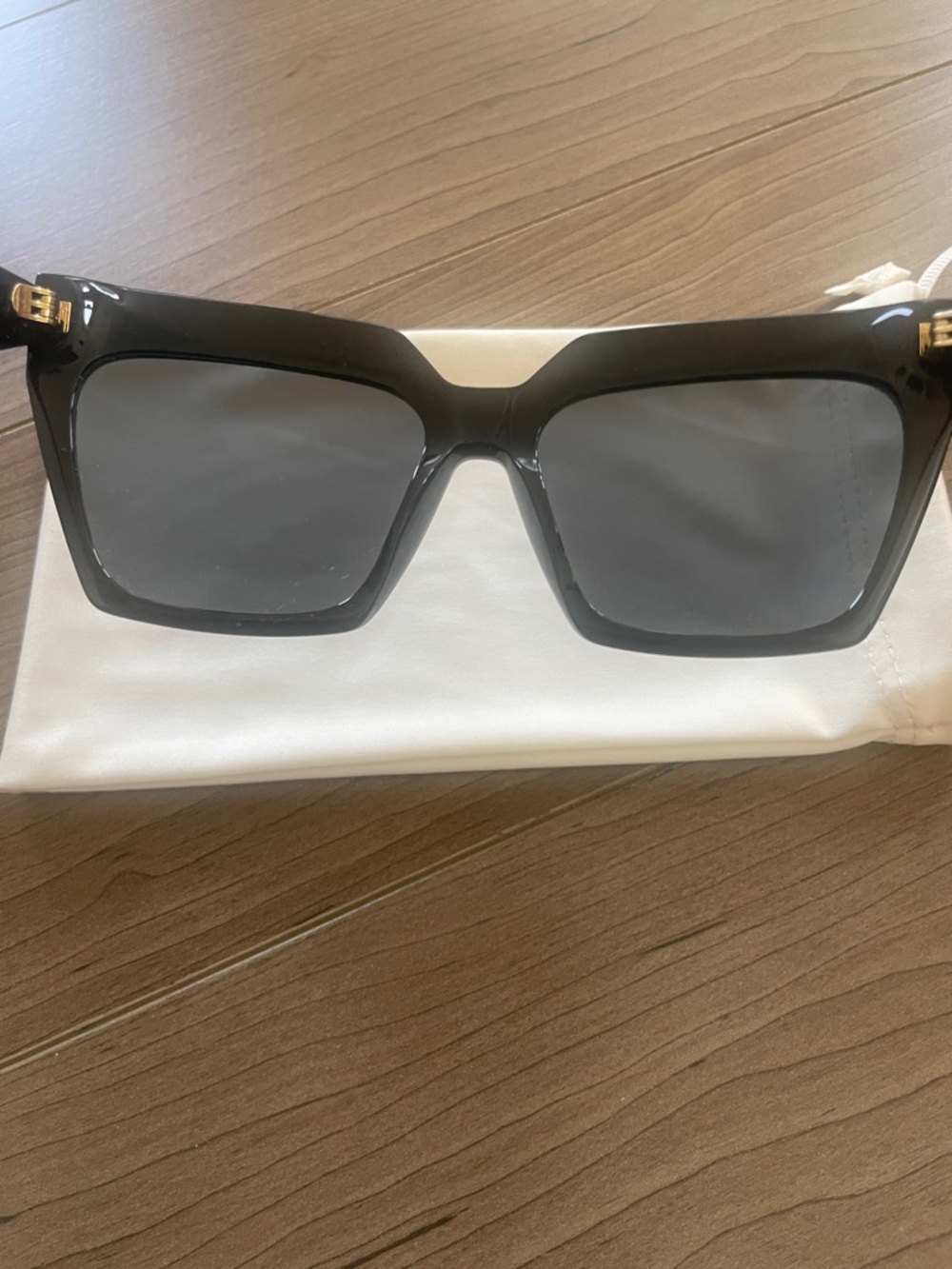 Black ETRO Oversized Womens Square Sunglasses W/Gold trim - Picture 3 of 5